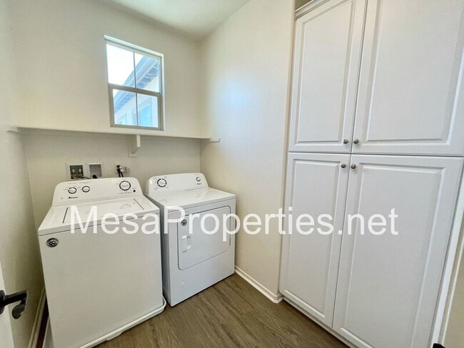 Building Photo - 3230 E Yountville Dr