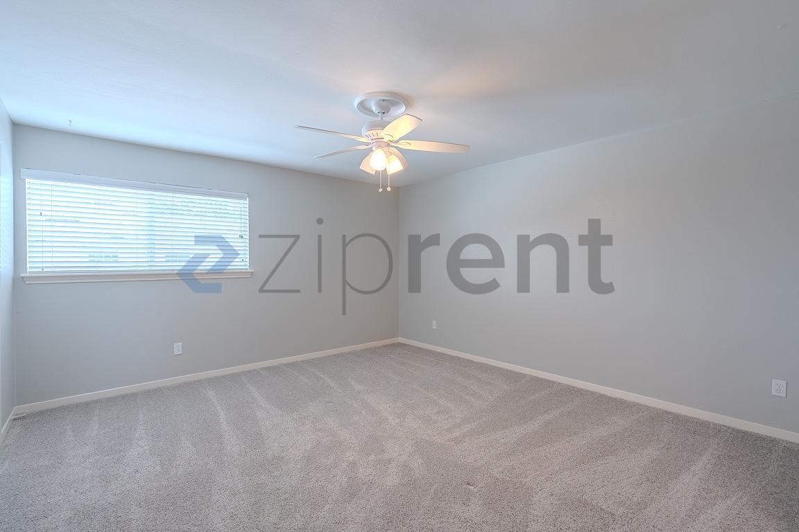 Building Photo - Unit