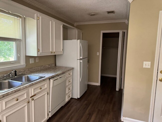 Building Photo - 121 Herty Dr