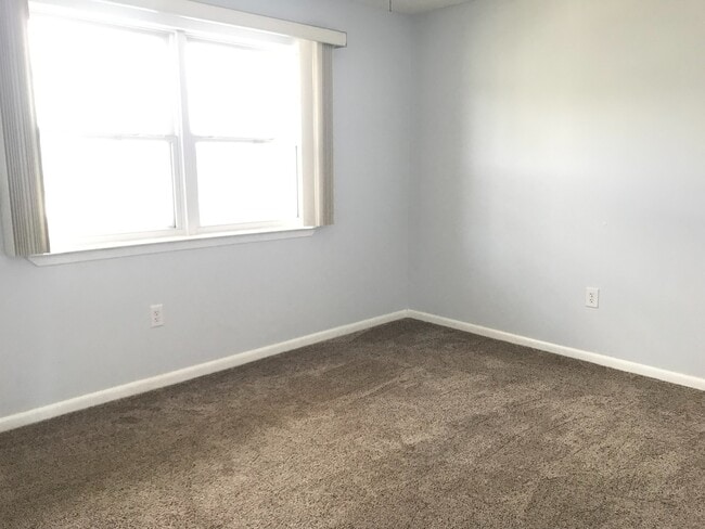 Building Photo - 3/2 1200 SF condo on the Intercoastal West...
