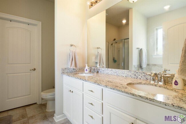 Building Photo - 3 Bedroom Home with Stunning Lake Views in Pelican Lakes Subdivision