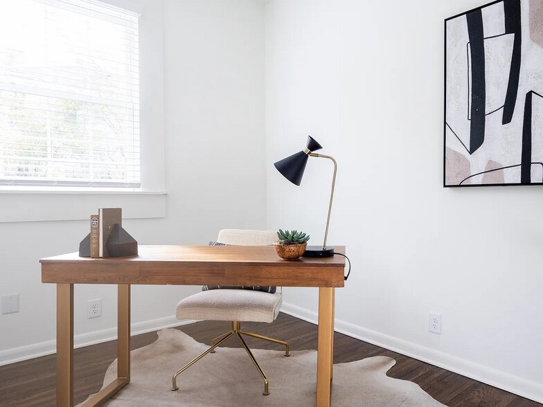 Building Photo - 205 Leake Ave