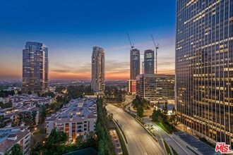 Building Photo - 2160 Century Pk E