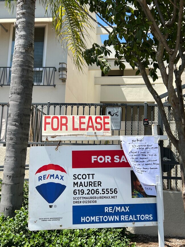 Building Photo - 5540 Lindo Paseo