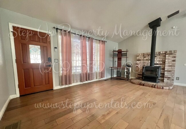 Building Photo - Cedar Ridge 3BR/3BA – Modern Amenities in ...
