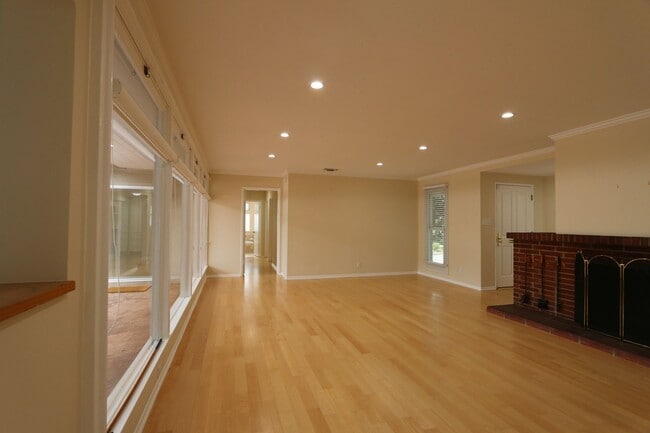 Building Photo - Westchester Home in Kentwood Neighborhood