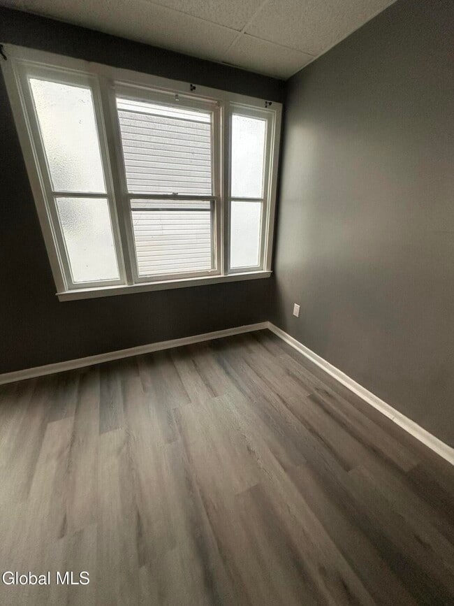 Building Photo - 224 5th Ave