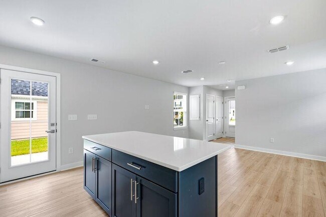 Building Photo - 2752 Rowyn St