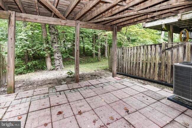 Building Photo - 5836 Jackson Oak Ct