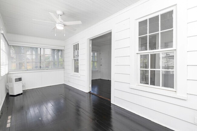 Building Photo - 204 Conniston Rd