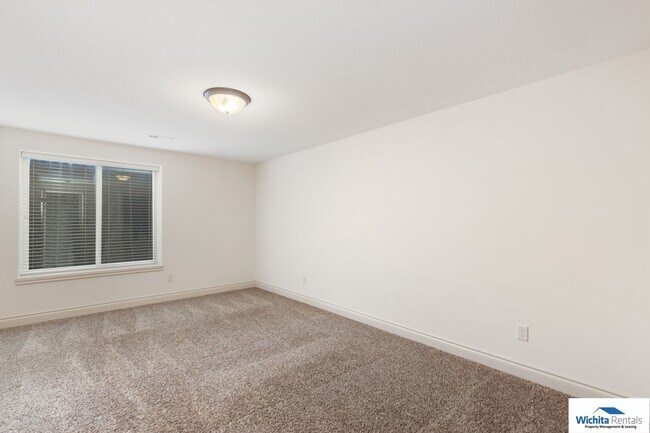 Building Photo - 4 bedroom 3 bath - Andover - ***Andover Sc...