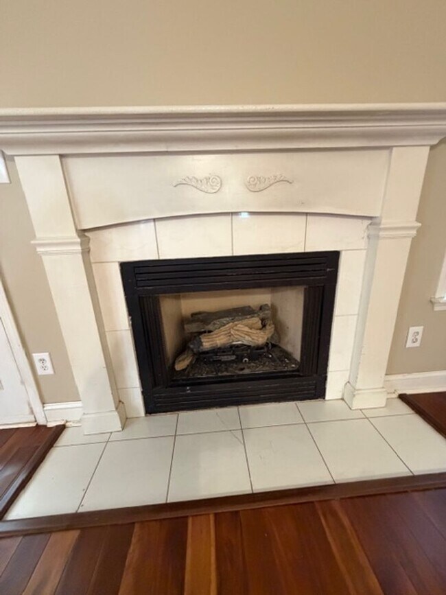 Building Photo - Charming Bonaire Home with Workshop, Privacy Fence & Spacious Layout!