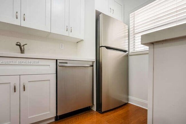 Building Photo - 4600 SW 67th Ave