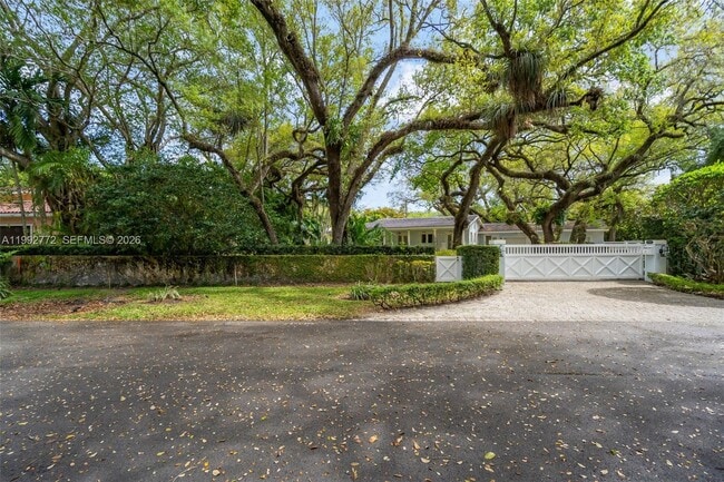 Building Photo - 1550 Taragona Dr