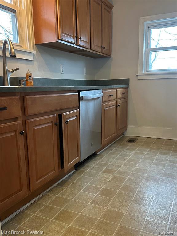 Building Photo - 264 E Breckenridge St