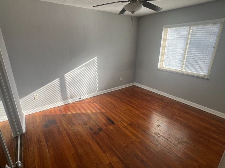 Building Photo - 2519 Indianola Ave