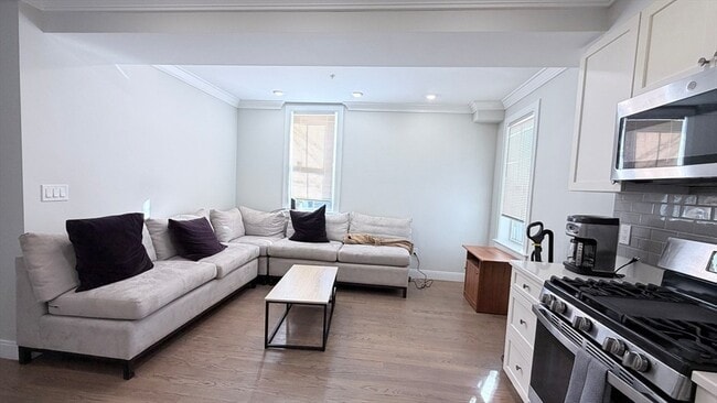 Building Photo - 93 George St