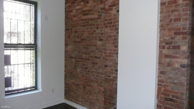 Building Photo - 308 Tompkins Ave