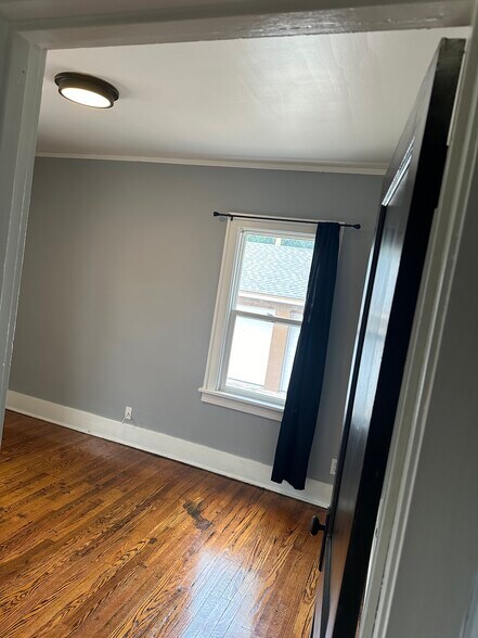 Building Photo - 623 S 33rd St