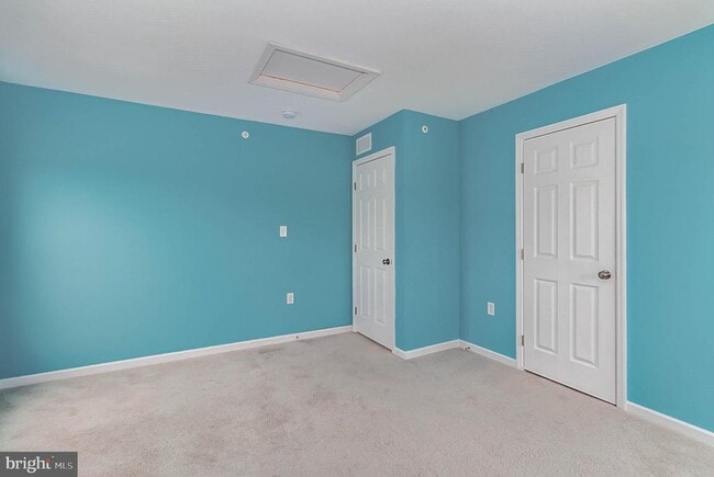 Building Photo - 3038 Meridian Cmns