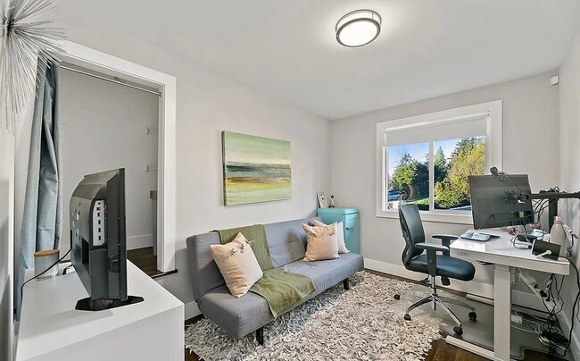 Building Photo - Beautiful Kent WA Home! Apply Today!