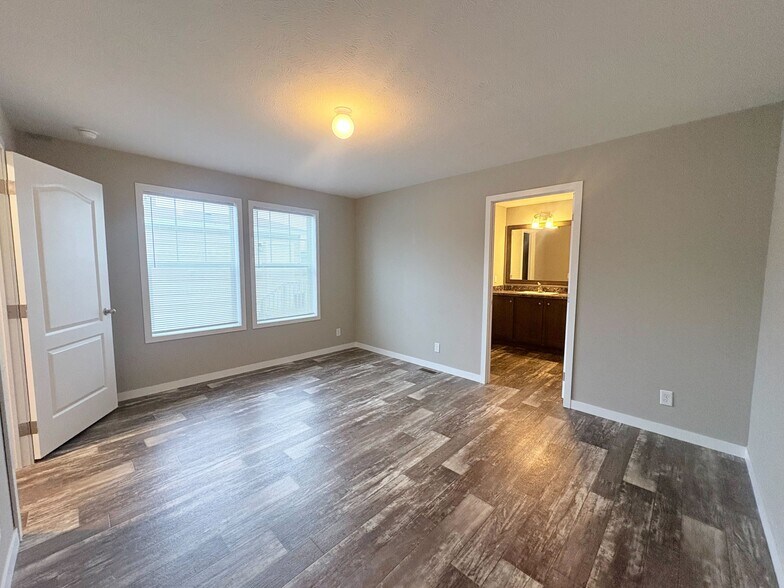 Building Photo - 10610 State Rte 762