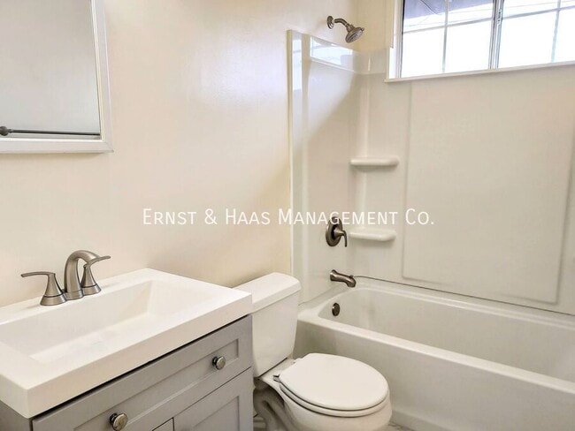 Building Photo - 8419 San Capistrano Way