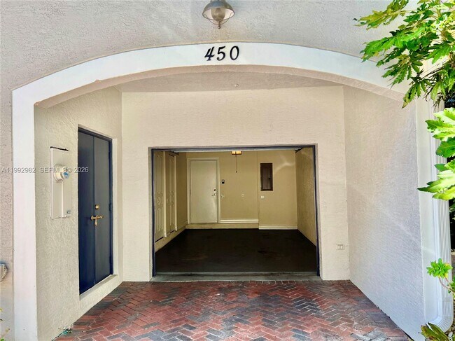 Building Photo - 450 NE 2nd Ave