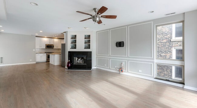 Building Photo - 308 W Evergreen Ave