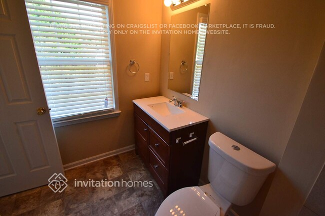 Building Photo - 4896 High Forest Dr