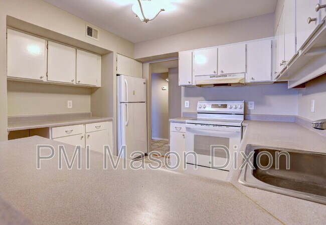 Building Photo - 5681 Harpers Farm Rd