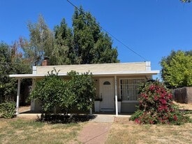 Building Photo - 645 Paco Dr