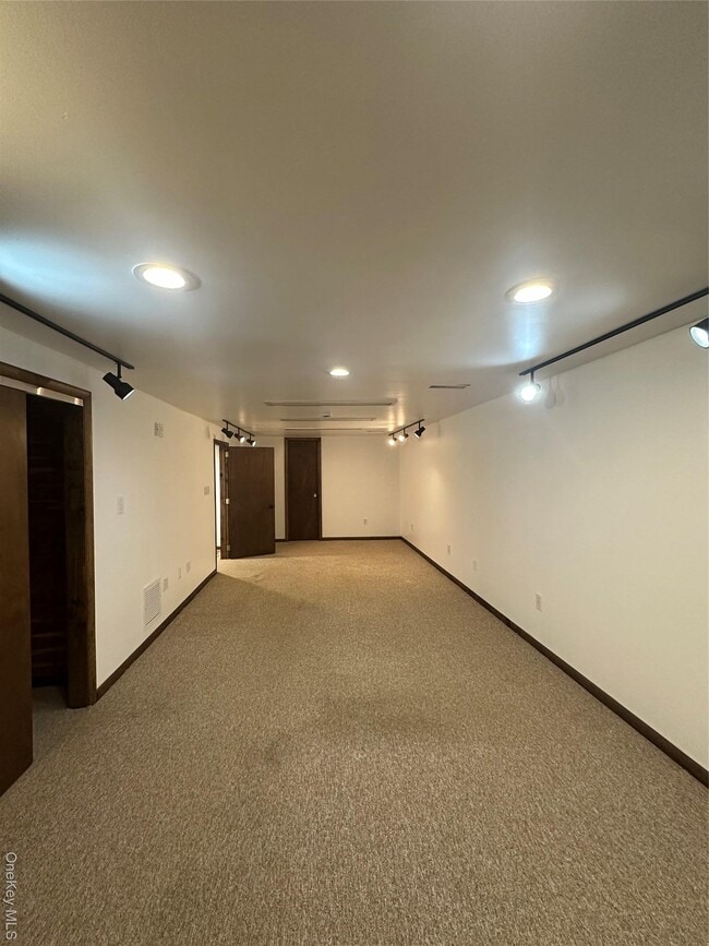 Building Photo - 200 Quaspeck Blvd