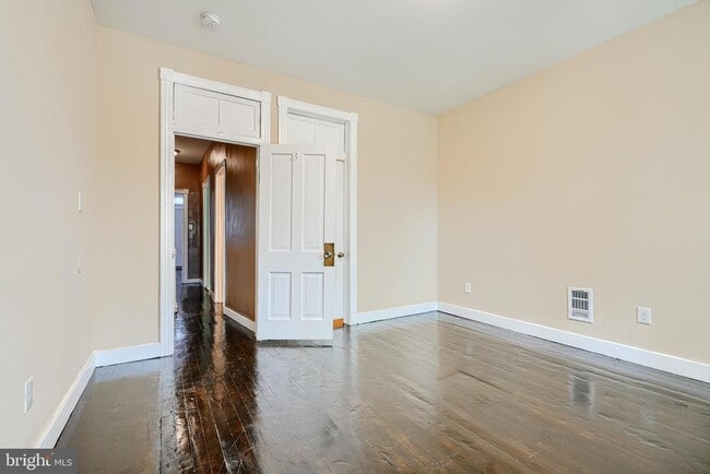 Building Photo - 2715 E Monument St