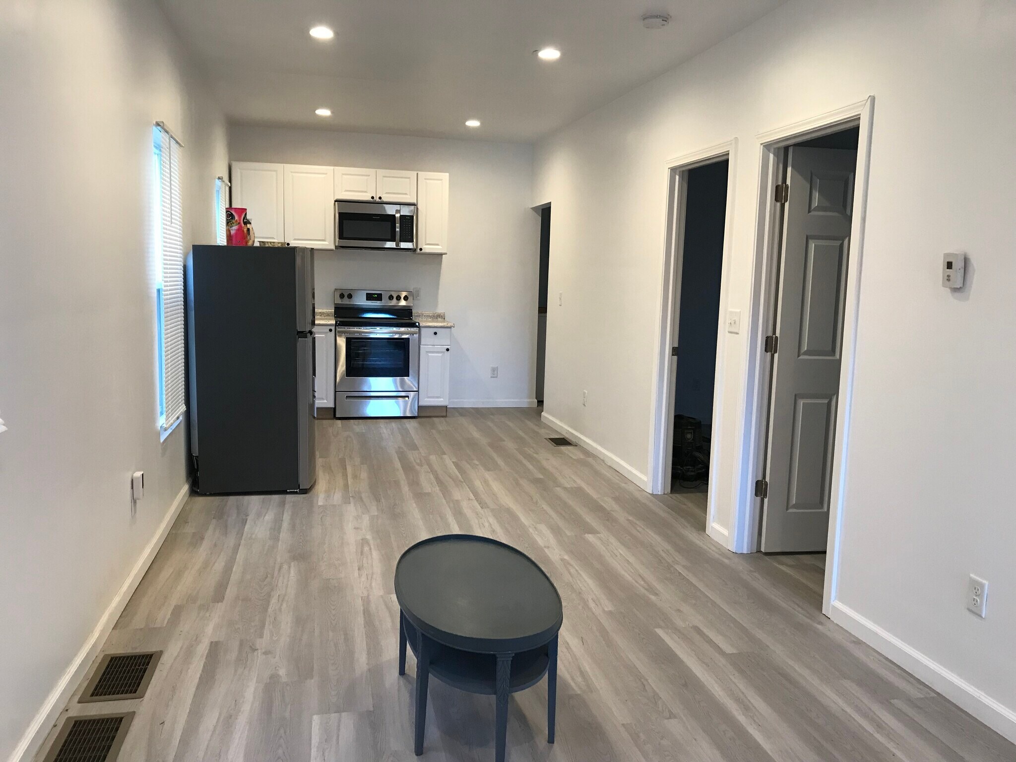 Building Photo - 2007 Broadway St