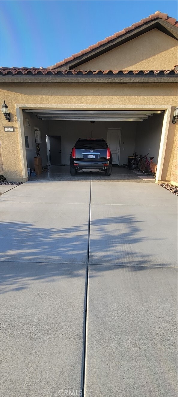 Building Photo - 82 Burgundy