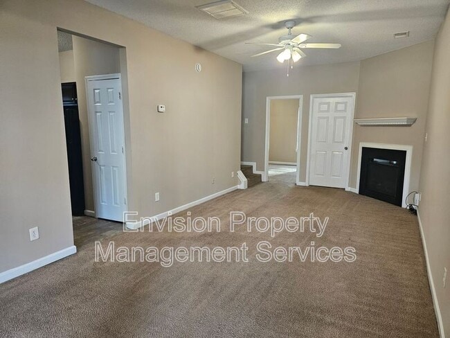 Building Photo - 2318 Hackamore Dr