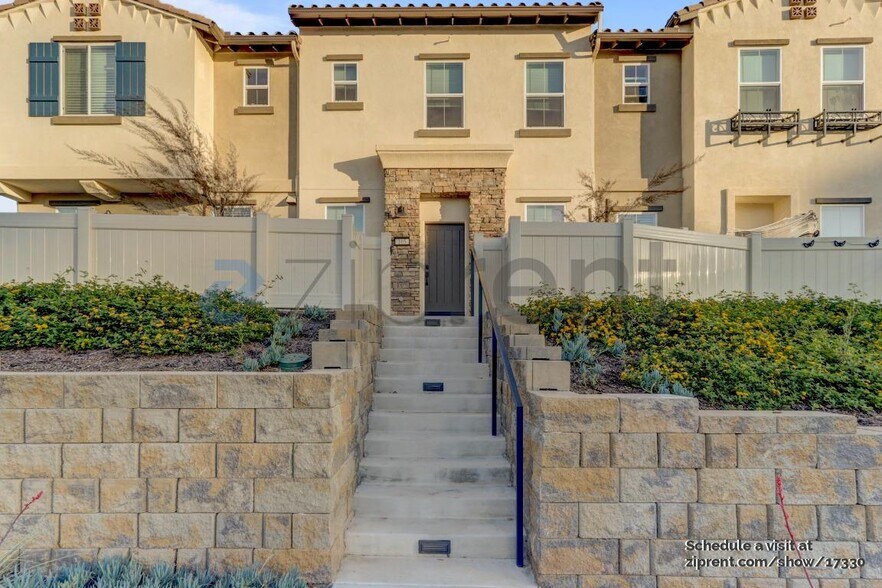 Building Photo - Unit 105