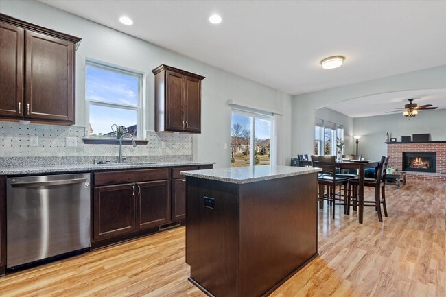 Building Photo - N42W22770 Beacon Ct
