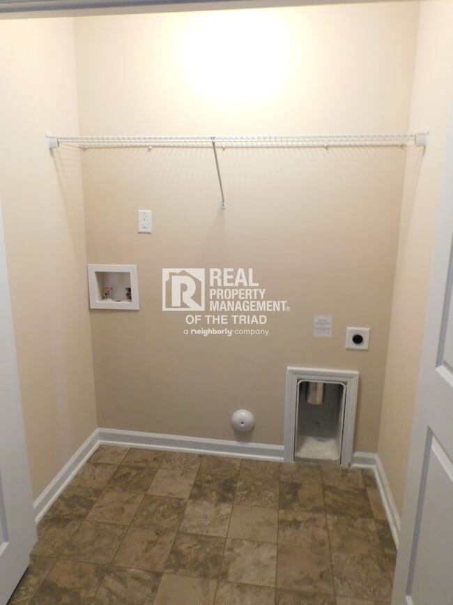 Building Photo - Pre-Market Newer 4 Bedroom / 2 Car Garage ...