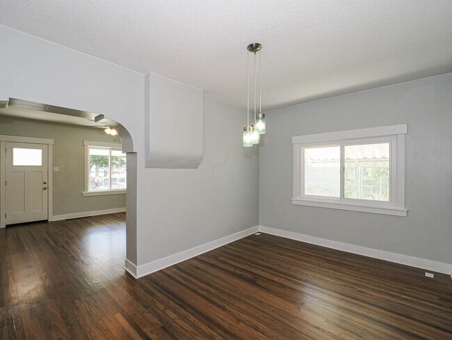 Building Photo - 2 Bedroom, 1 Bathroom American Fork Home
