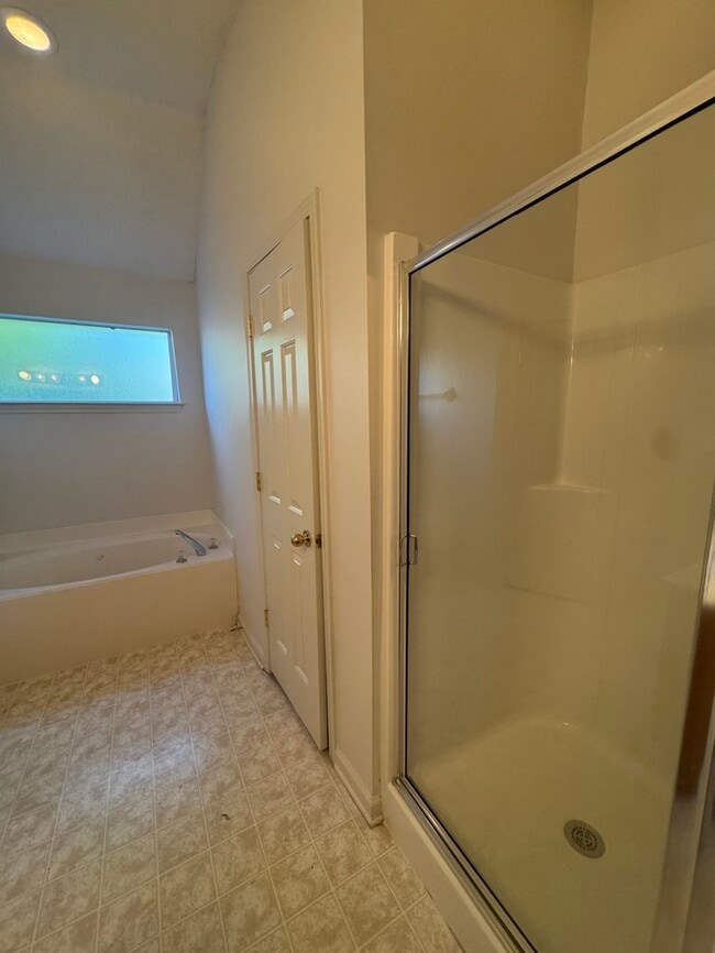 Building Photo - 2817 Misty Bay Dr