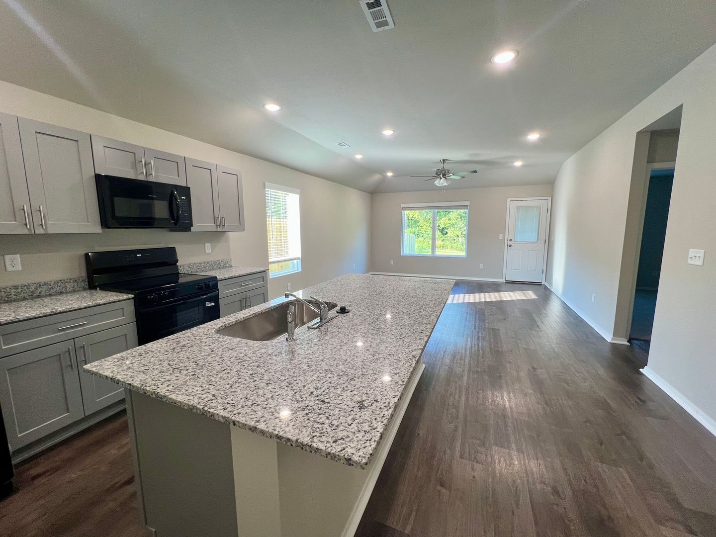 Building Photo - 8912 Preston Ct
