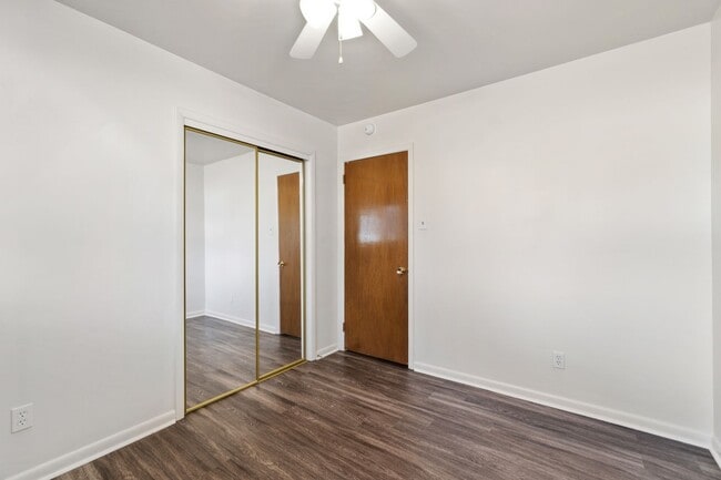 Building Photo - 1606 Savannah Dr