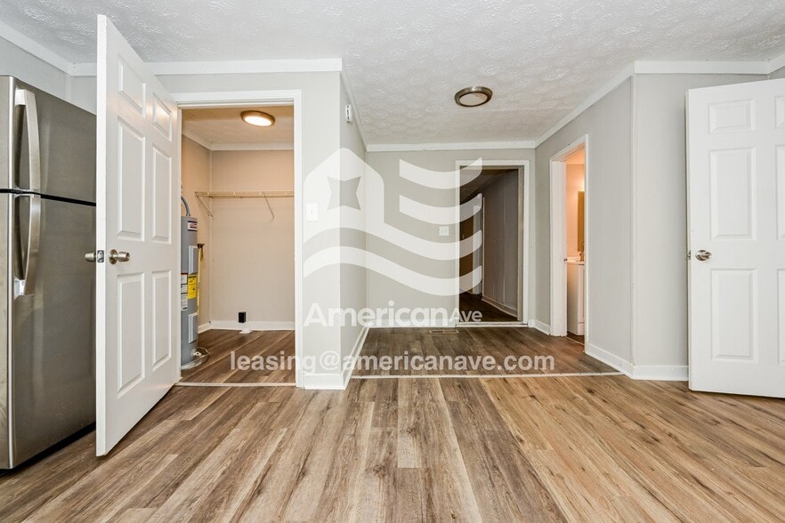 Building Photo - 214 Peachtree St