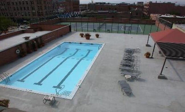 Building Photo - Location is as Good as it Gets!