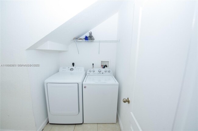 Building Photo - 174 NE 32nd Terrace