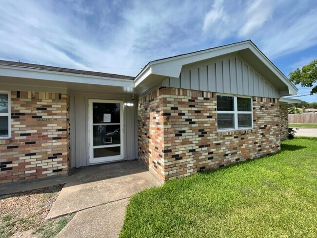 Front Entry with Camera - 2502 Sunnycrest Dr