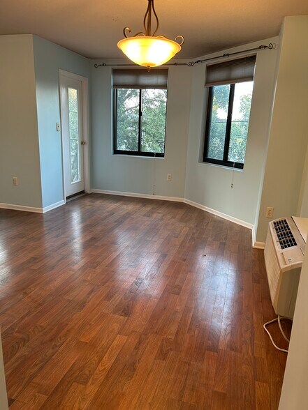 Dining area balcony access - 115 Polifly Rd