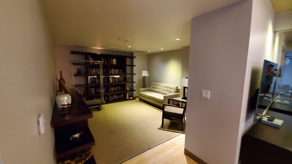 Building Photo - 1150 J St